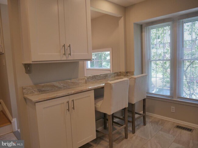 Photo - 2774 Grovemore Ln