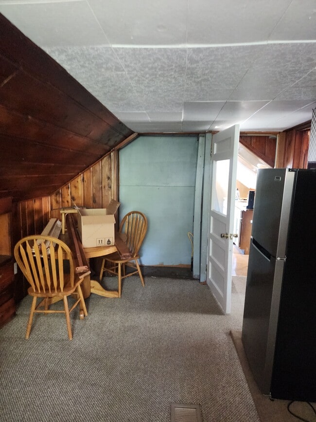 1946 Rochester Rd Unit Studio apt