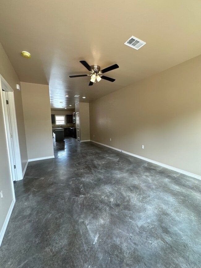 Photo - 1016 S El Paso Ave Unit 1016 S El Paso 5
