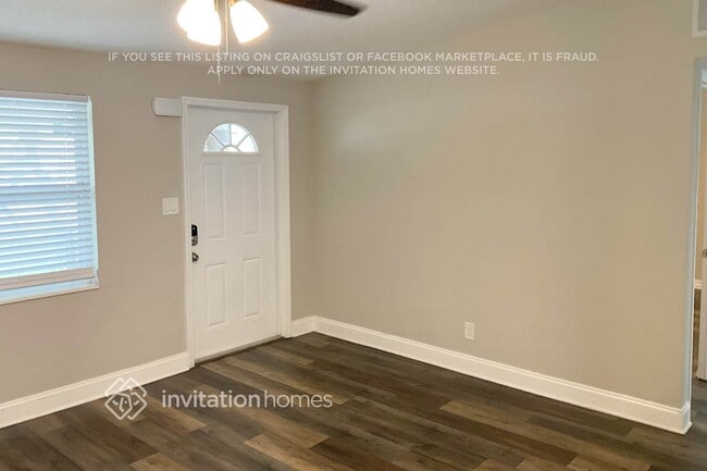 Photo - 10935 109th Way N