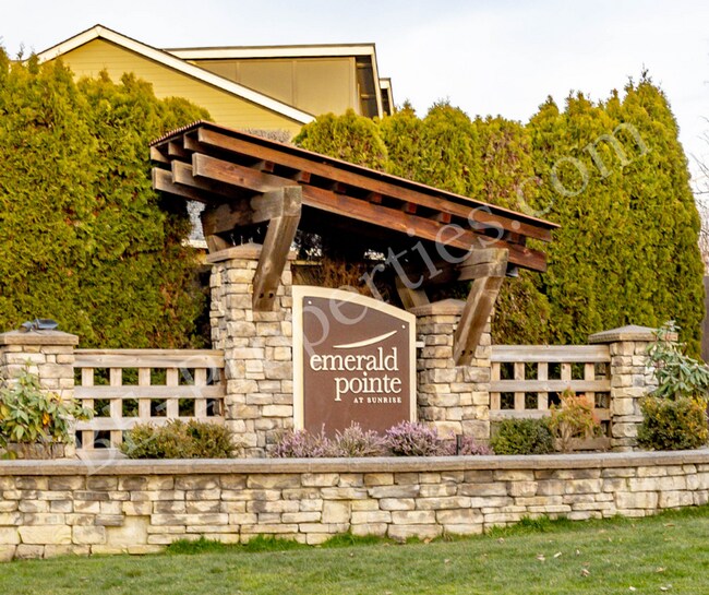 Photo - Beautiful 3 Bedroom 2.5 Bathroom Townhouse.