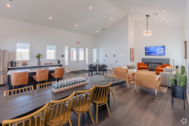 Clubhouse Angle 1 - Magnolia Row