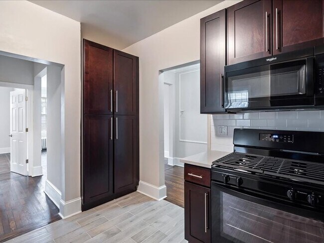 Photo - 625 Elm Street Apartments