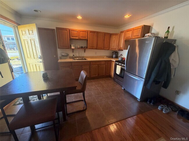 Photo - 33 Buchanan Ave