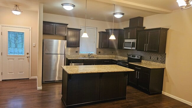 Photo - Hawks Praire Lacey 3 Bdrm Home!