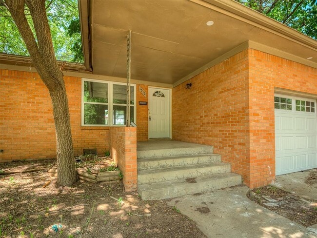 Photo - 1512 Bedford Ln