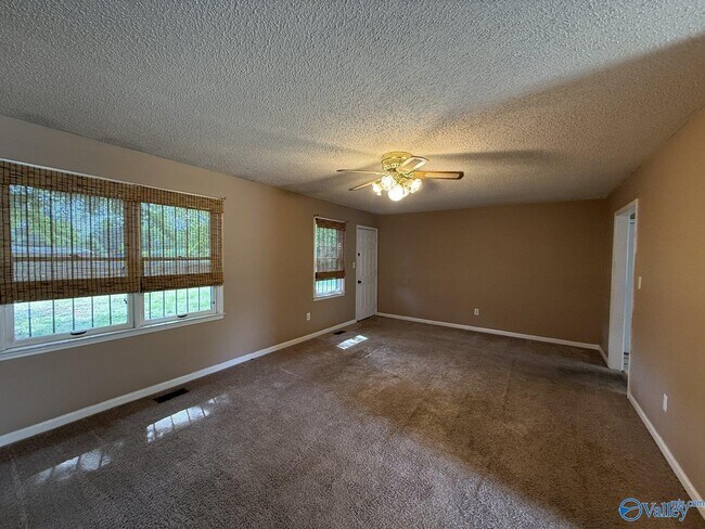 Photo - 1908 Catchings Dr NW