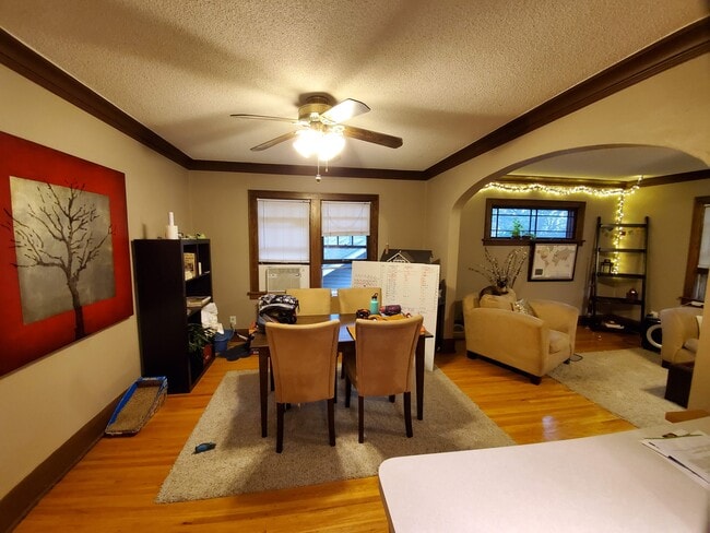 Photo - 1451 Saint Clair Ave Unit 2