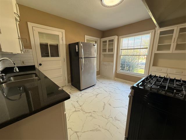 Photo - 2133 Edwin St