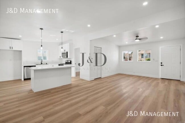 4251 College Ave