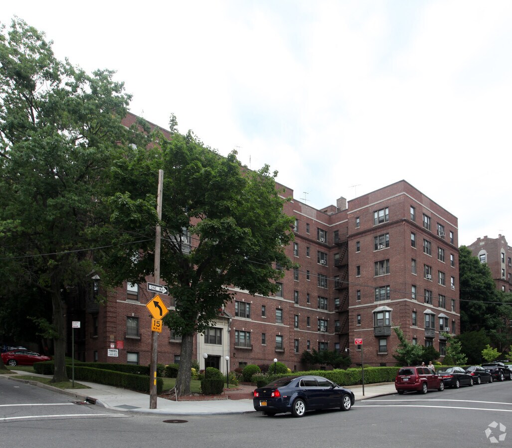 Photo - Wexford Arms Apartments