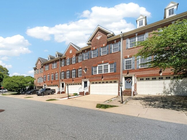 Photo - Exquisite Townhouse in Orchard Run Germantown