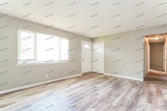 Photo - 3063 Chelford Dr