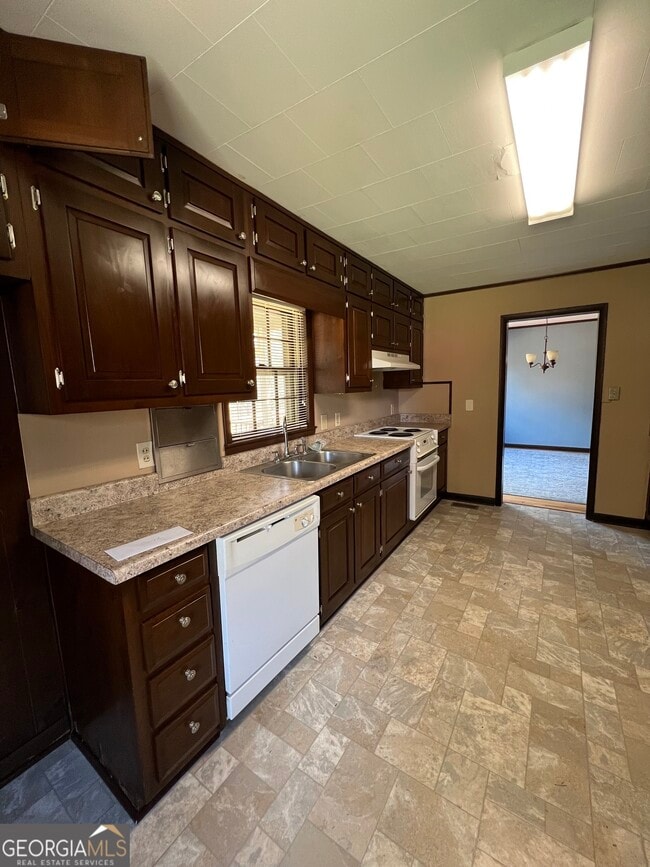 Photo - 115 Old Stone Rd