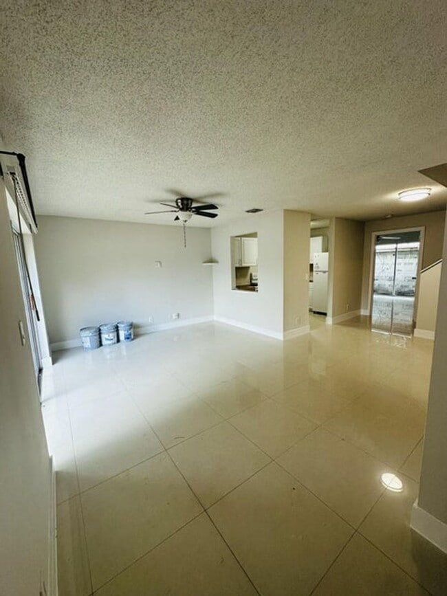 Building Photo - 451 Cypress Way W