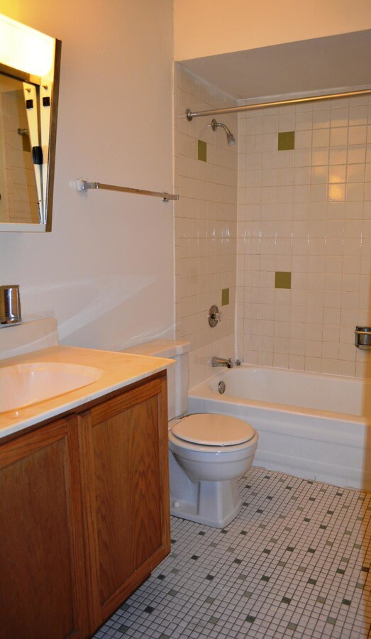 Photo - Crestline Villa Apartments