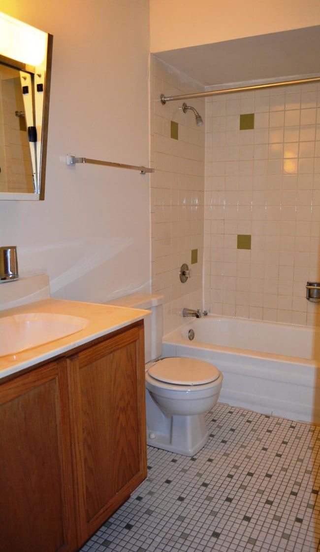 Crestline Villa Apartments