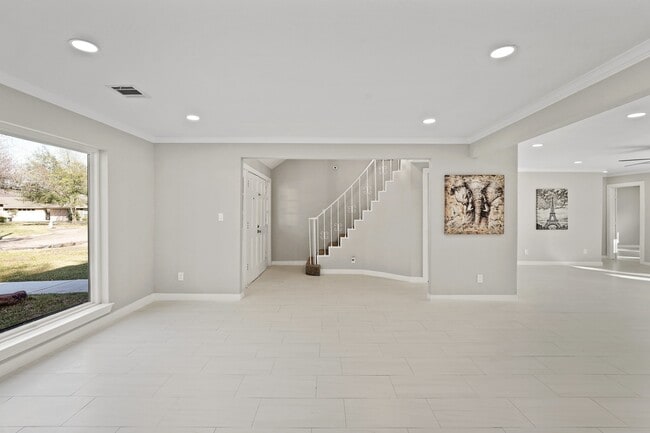 Building Photo - 10811 Tupper Lake Dr