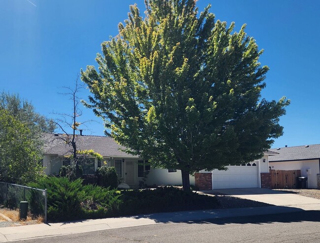 Photo - 1007 Shadow Ln