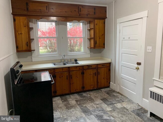 Photo - 559 Hillman Dr