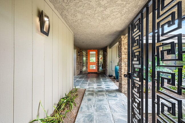 Photo - 77 Colgate Dr