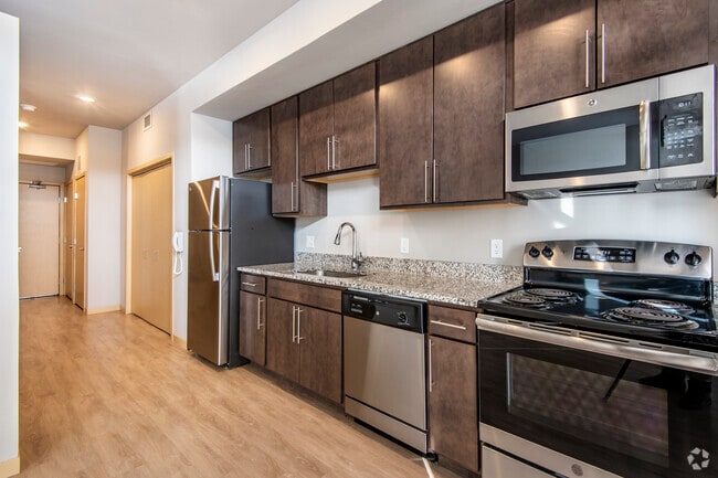 STUDIO, 1BA - 572SF