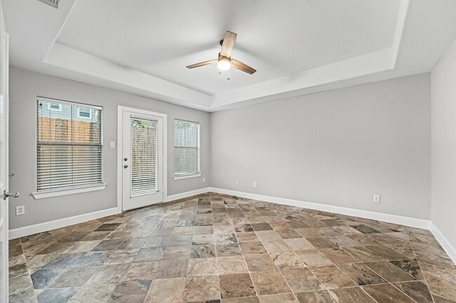 Photo - 584 Bomar St