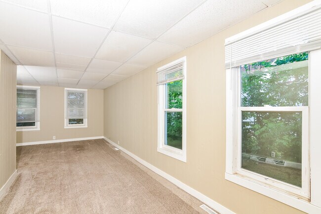 Photo - 454 Sherburne Ave