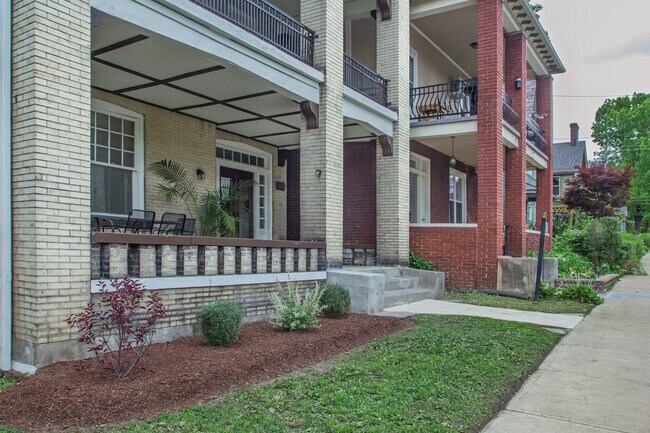 439 Franklin Ave Unit 3