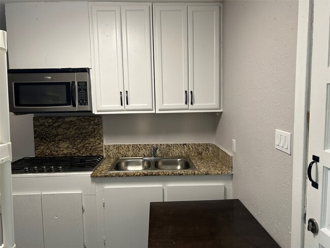 Photo - 5611 Arncliffe Dr