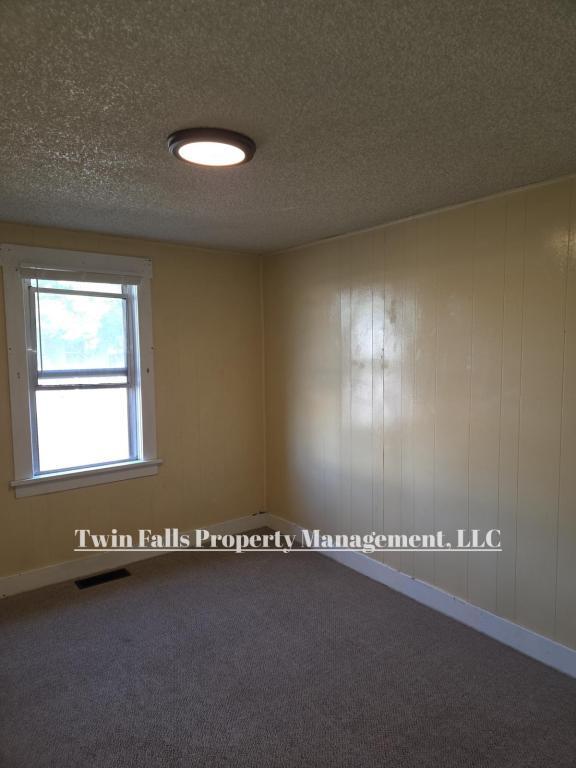 Photo - 194 Filer Ave