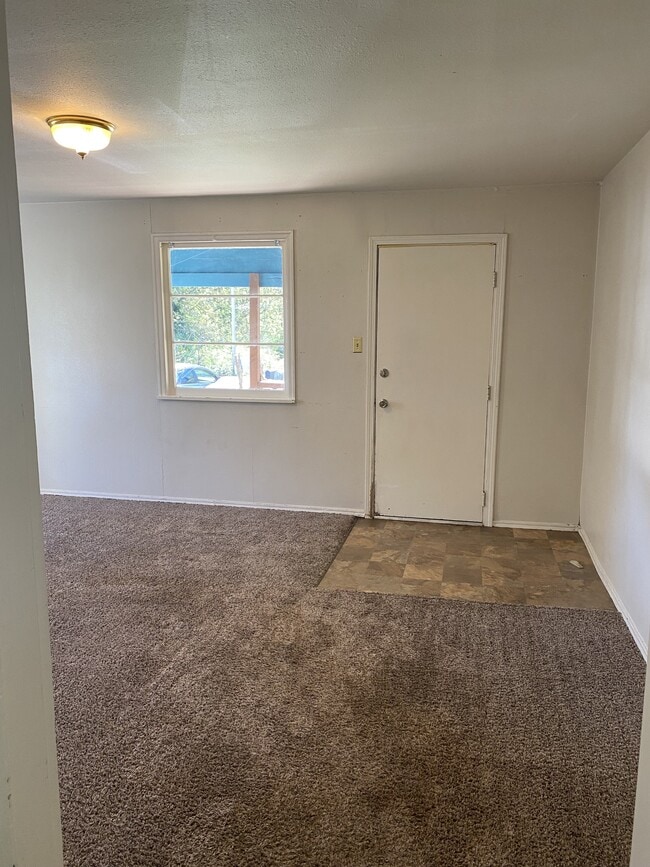 Photo - 1306 W Cota St