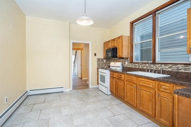 Photo - 13 E 52nd St