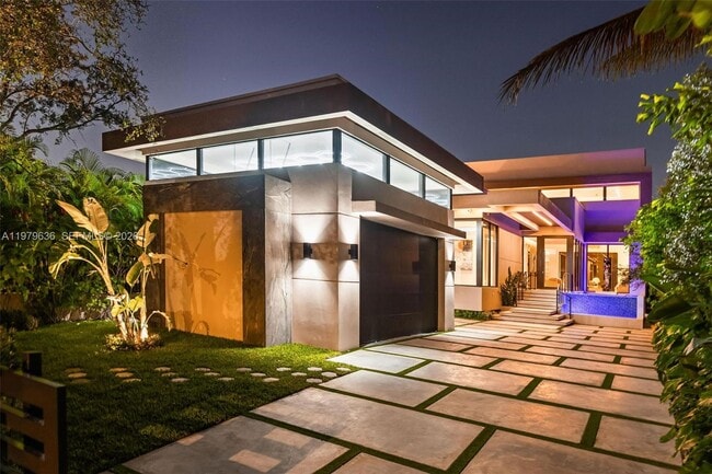 Photo - 723 NE 77th St