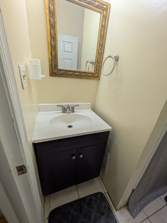 Photo - 3002 Kenyon Ave