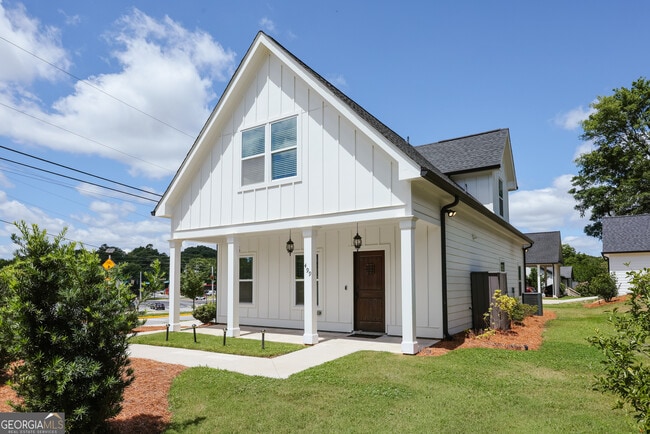 Building Photo - 499 Little Oak St