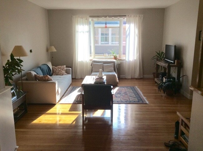 Building Photo - 573 Washington St Unit 19 Rental