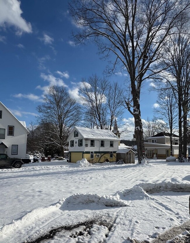 Building Photo - 97 Pine St