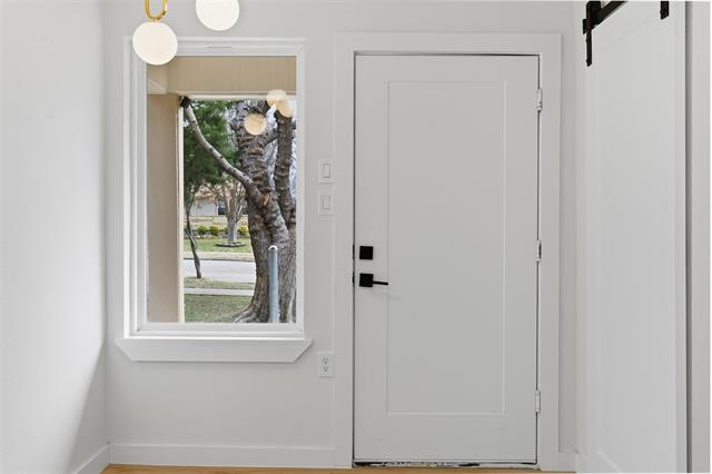 Photo - 617 Ouida St