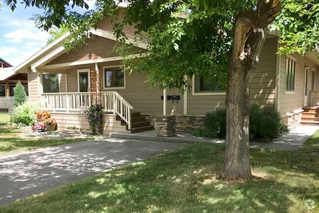 Building Photo - 516 N Willson Ave Unit 516 N Willson Ave -  B Rental