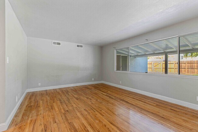 Photo - 2825 Westchester Ln