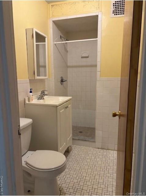 Photo - 92-08-92242 242nd St