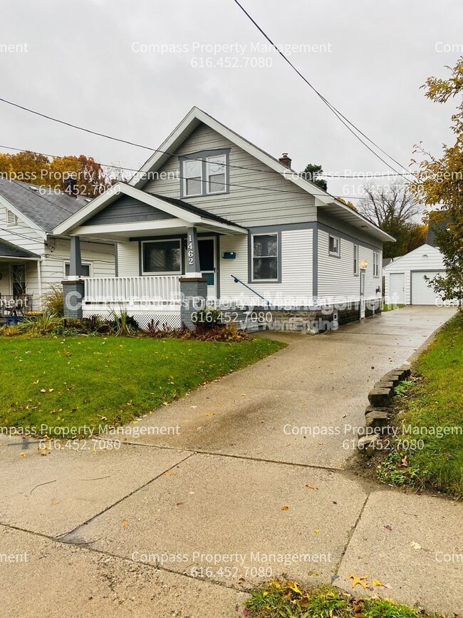 Photo - 1462 Walker Ave NW House