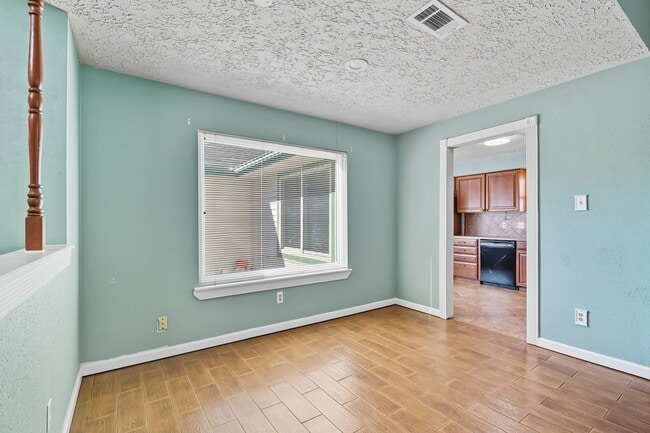 Photo - 9731 Shell Rock Rd