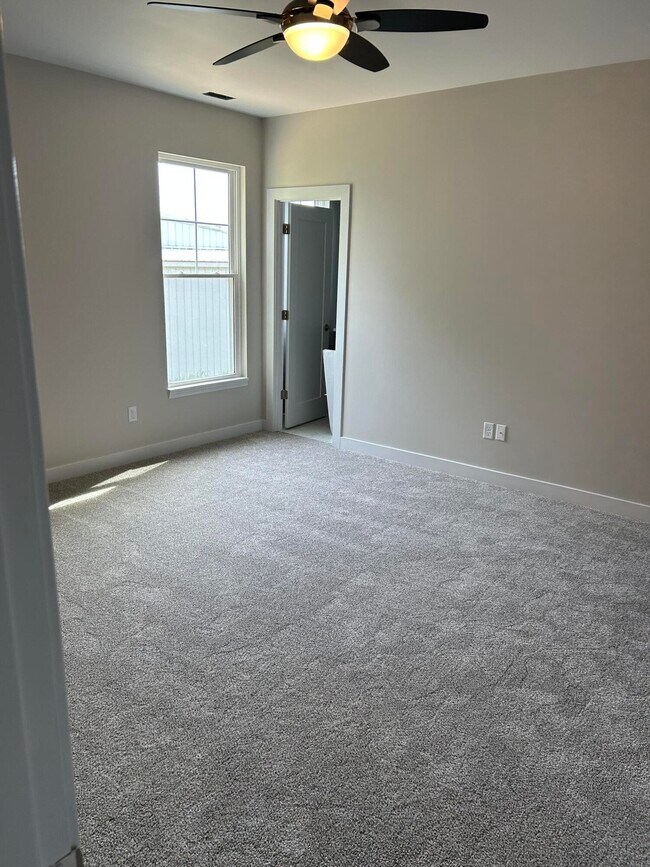 Photo - 3059 Torrid St