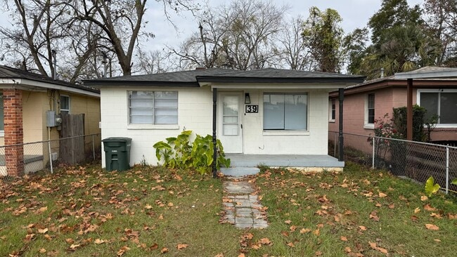 Building Photo - RATE DROP ALERT (was $1600/month)!