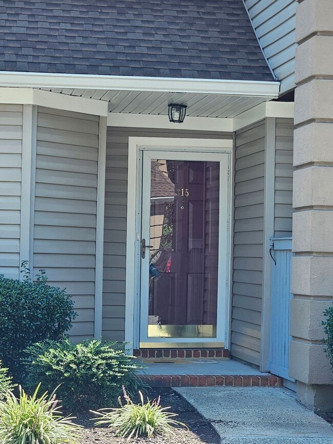 315 Gainsborough Square
