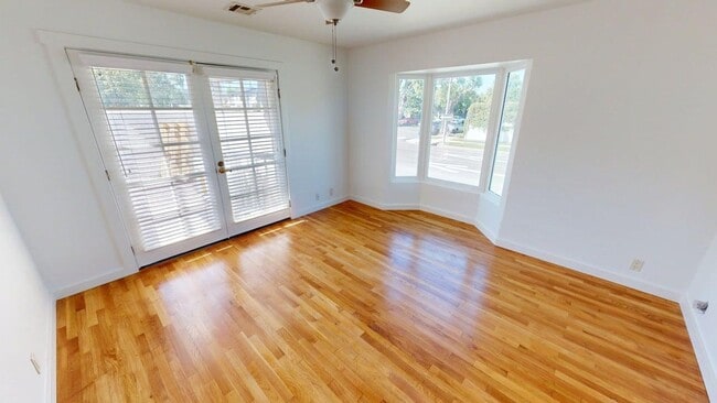 Photo - Beautiful Spanish Cottage in Coronado Village with AC and Garage