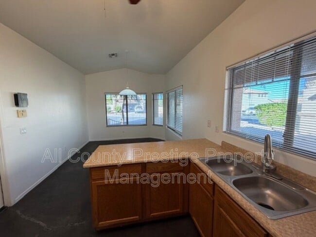 Photo - 7519 S 43rd Dr