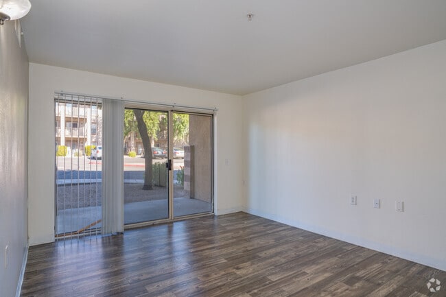 2 habitaciones, 1 baño, 963 pies cuadrados, sala de estar - Senior Living- Lifestyles of Glendale